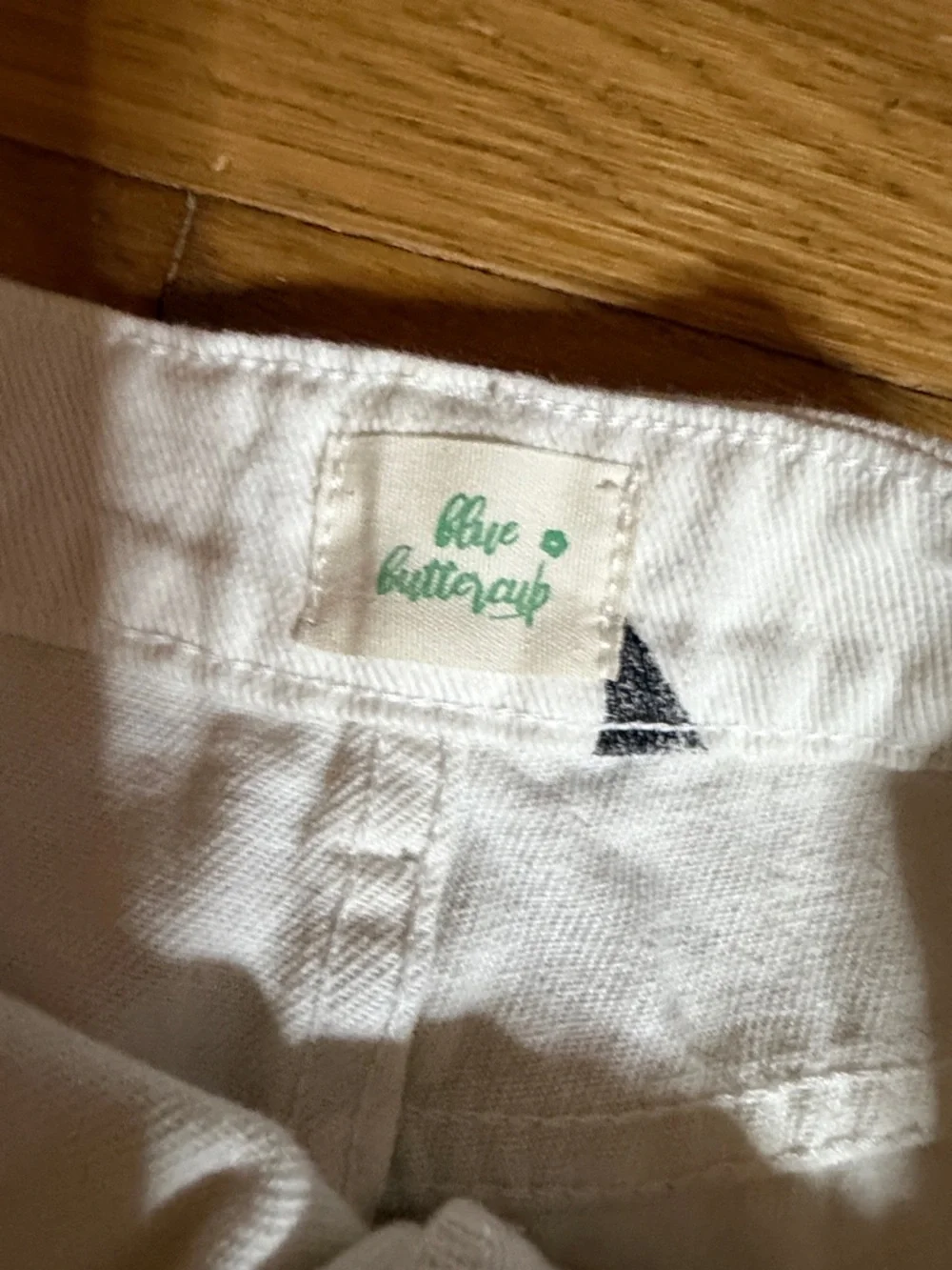 White Distressed Denim Shorts with Black Star Print Size L - Picture 3 of 5
